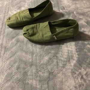 Toms shoes size 10.5